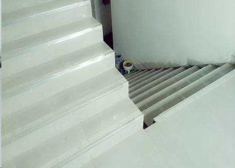 楼梯地砖施工情况